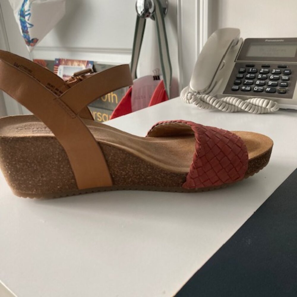 Comfortiva Pillowtop Memory Foam Sandal - Size 9 Medium Width